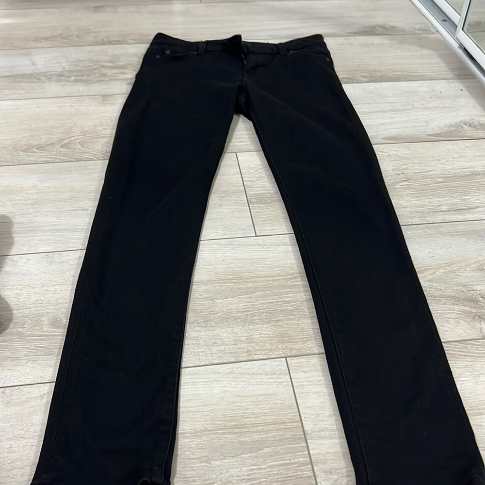 Black stretchy jeans